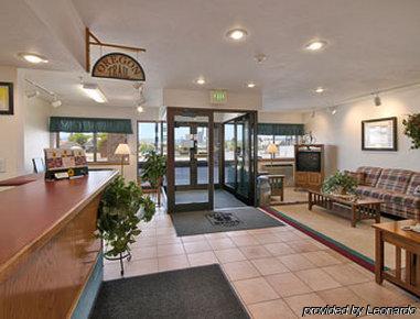 Super 8 By Wyndham Montpelier Hotel Interior foto